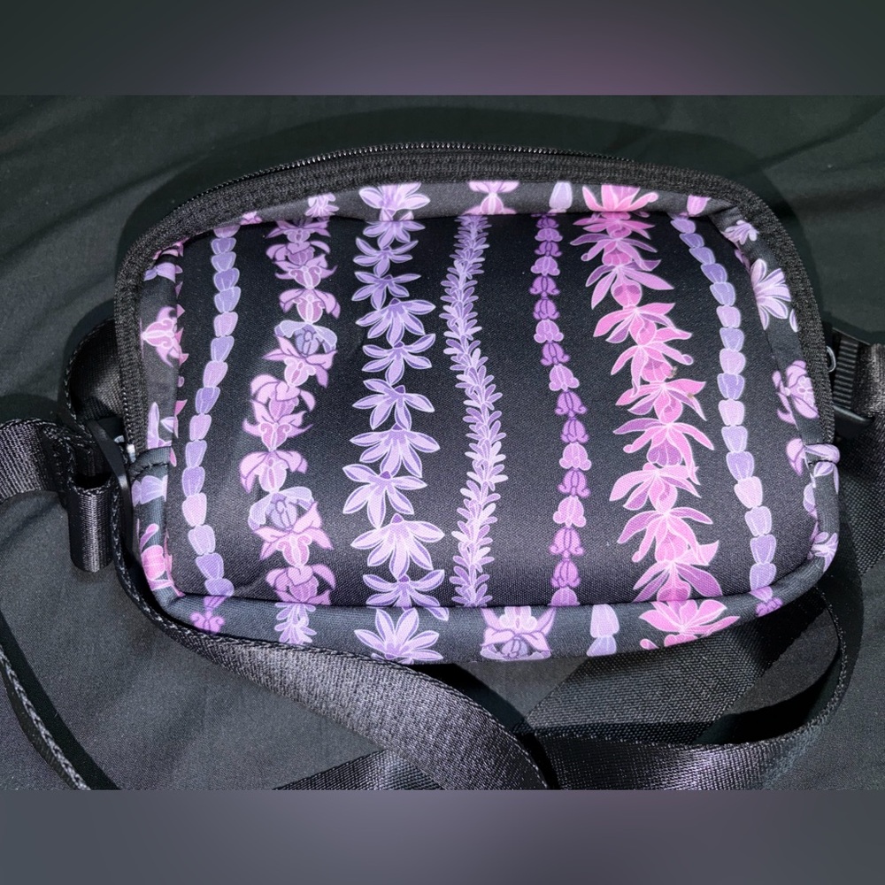 Resi Resins Purple Lei Strands Belt Bag - Picture 2 of 5